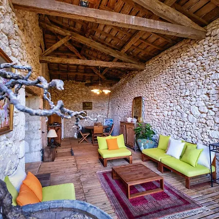 Semesterbostad La Maison Des Chenes - Piscine Et Grand Terrain Arbore Dans Ambiance Bucolique.
