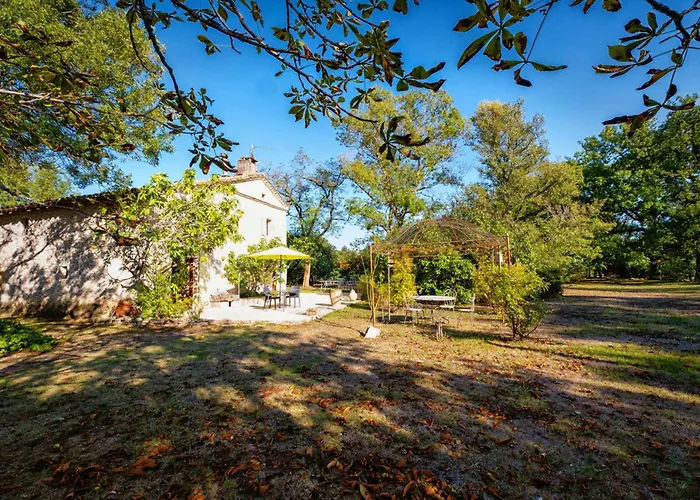 La Maison Des Chenes - Piscine Et Grand Terrain Arbore Dans Ambiance Bucolique. Prázdninový dům