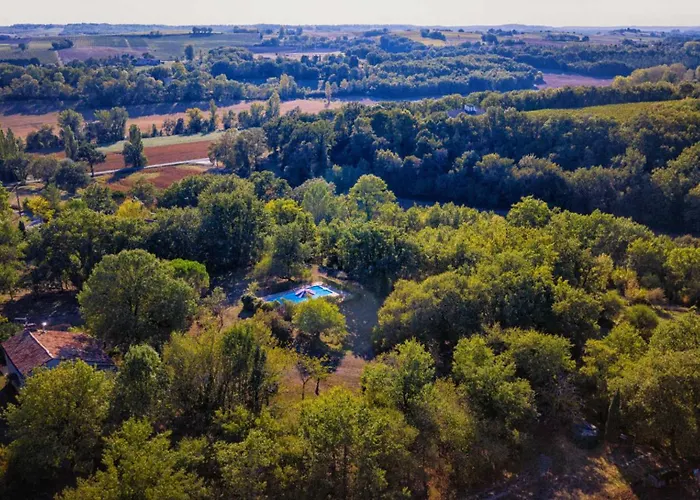 La Maison Des Chenes - Piscine Et Grand Terrain Arbore Dans Ambiance Bucolique. *