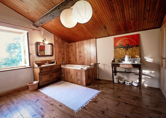 La Maison Des Chenes - Piscine Et Grand Terrain Arbore Dans Ambiance Bucolique. Prázdninový dům