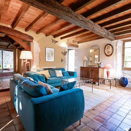 Prázdninový dům La Maison Des Chenes - Piscine Et Grand Terrain Arbore Dans Ambiance Bucolique.