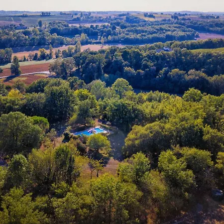 La Maison Des Chenes - Piscine Et Grand Terrain Arbore Dans Ambiance Bucolique. *