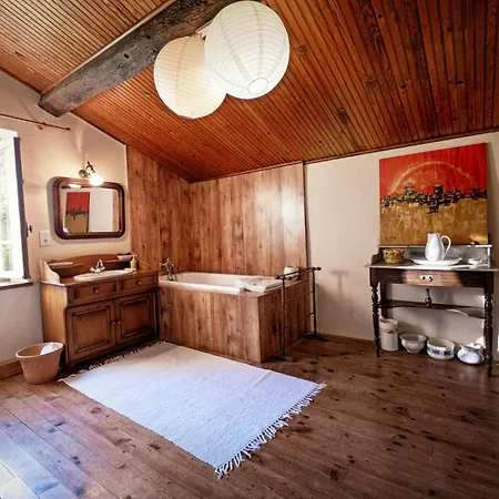 La Maison Des Chenes - Piscine Et Grand Terrain Arbore Dans Ambiance Bucolique. Prázdninový dům