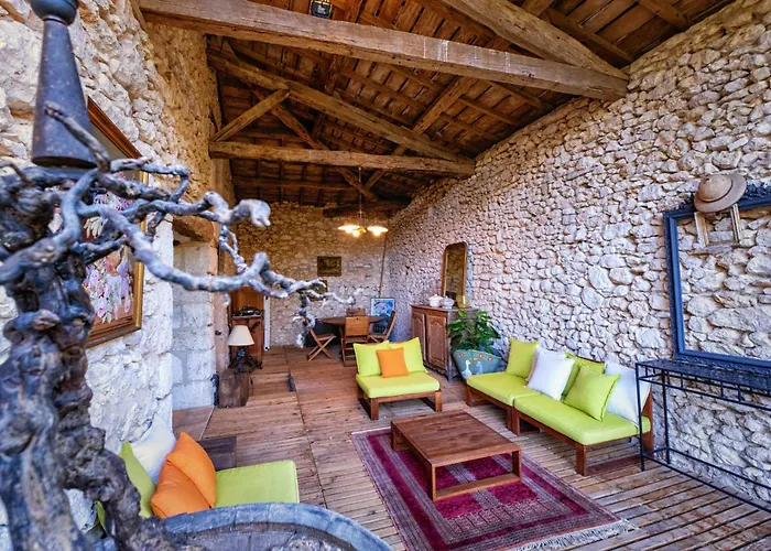 Σπίτι διακοπών La Maison Des Chenes - Piscine Et Grand Terrain Arbore Dans Ambiance Bucolique.